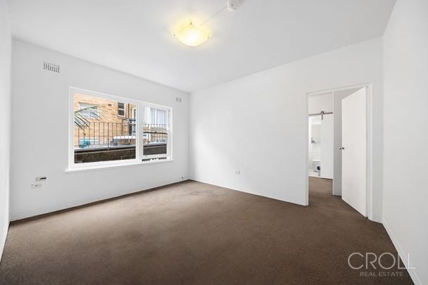 Light and Bright Apartment Close to Transport and Beach - Photo 1