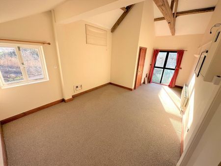 4 bedroom semi-detached house to rent - Photo 4
