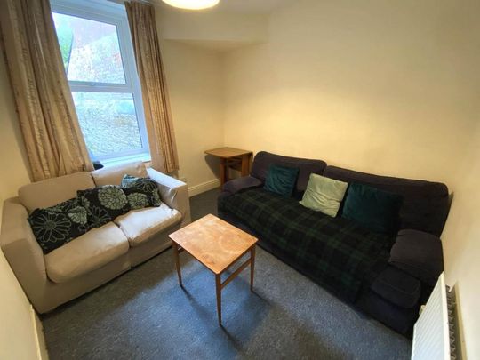 5 bedroom house to rent - Photo 1