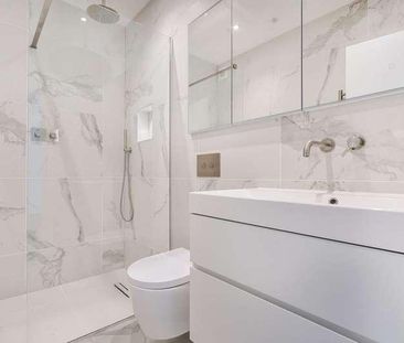 Richmond, Surrey, TW9 - Photo 4