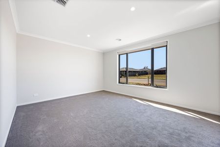 Modern 4-bedroom family home in the heart of Lucas - Photo 3