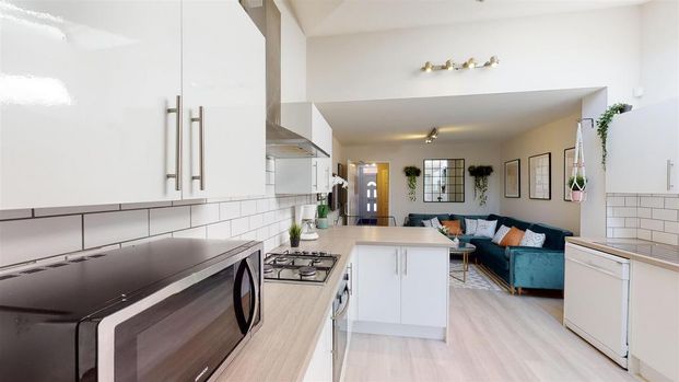 5 bedroom house to rent - Photo 1