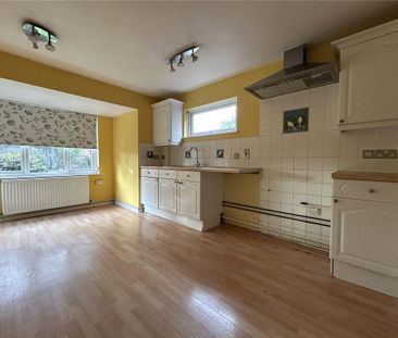 4 bedroom detached house to rent - Photo 4