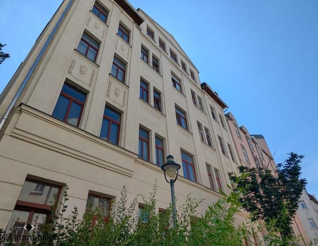 ++ gemütliche 3-Raum Dachgeschosswohnung auf der Gießerstraße - auf Wunsch mit Einbauküche ++ - Foto 1
