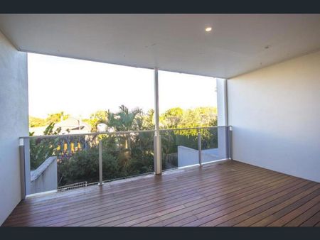 Central Townhouse! - Photo 2