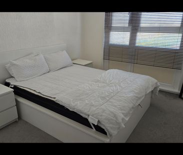 Room in a Shared Flat, Dundasvale Court, G4 - Photo 6