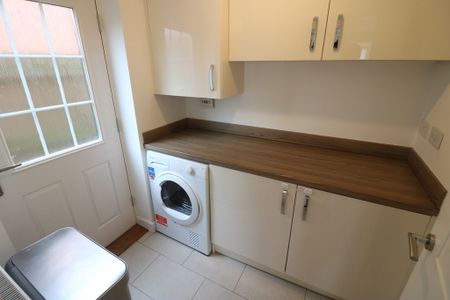 4 Langthorpe Close - Photo 3