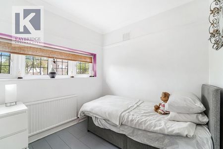 4 bedroom semi-detached house to rent - Photo 2