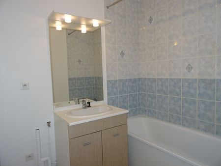 Location Appartement 2 pièces 45m² ORLEANS 45100 - Photo 3