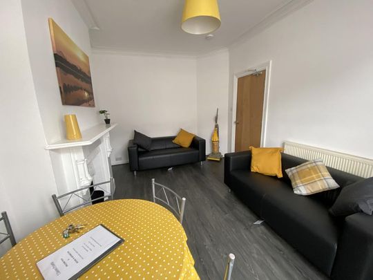 6 bedroom house to rent - Photo 1