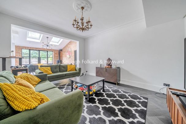 5 bedroom detached house to rent - Photo 1