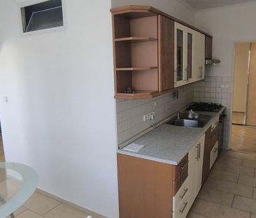 Pronájem bytu 2+1 68 m² - Fotografie 3