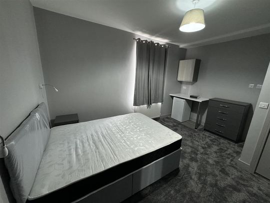 6 bedroom house share to rent - Photo 1