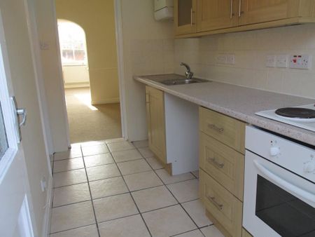 2 bedroom terraced house to rent - Photo 3