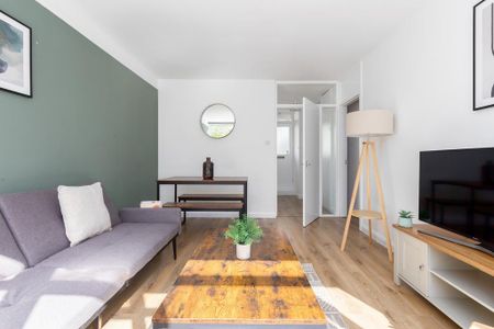 1 bedroom flat to rent - Photo 2