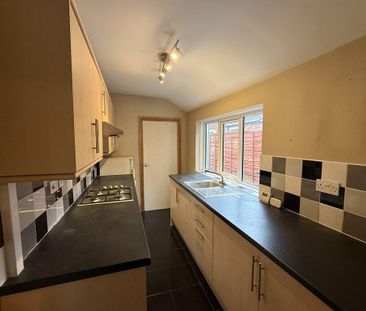 2 bedroom terraced house to rent - Photo 3