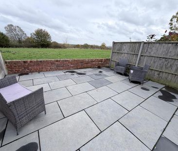 3 bedroom semi-detached house to rent - Photo 6