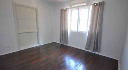 BEAUTY ON BAYMAN - 3x1 + Walk to Beach - Photo 3