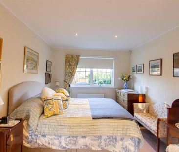 2 bedroom detached bungalow to rent - Photo 3
