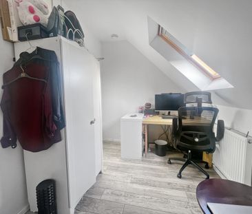 A well presented furnished double bedroom on the first floor in thi... - Photo 1