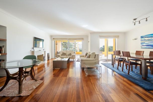 3 Bedroom Apartment with swimming pool, São João do Estoril, Cascais - Photo 1