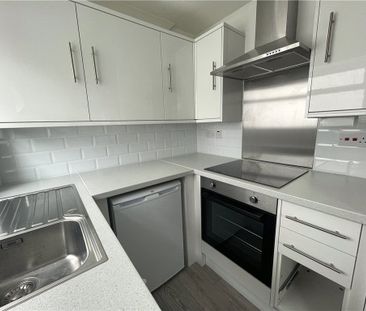 Bower Court, Woking, Surrey, GU22 8HB - Photo 5