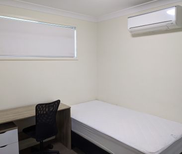 Room 2 / 3-41A Stannett Street, Waratah West NSW 2298 - Photo 1