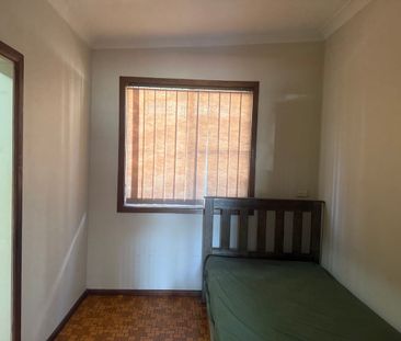 House for rent - Photo 3