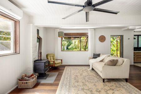 Charming Character Home With Flexible Living - Photo 4