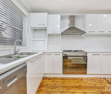 Beautifully renovated 3 bedroom home - Photo 1