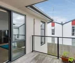 Handy Location - Photo 4