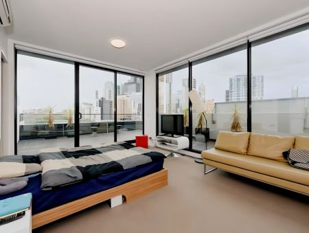 Superior 2 Bedroom/2 bathroom - Photo 2