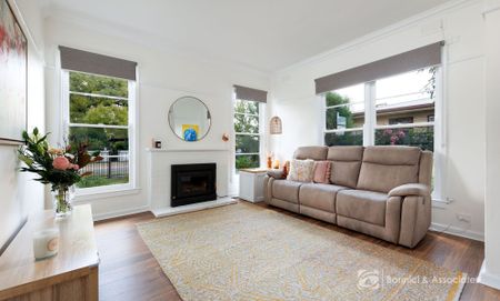MODERN COMFORT MEETS COTTAGE CHARM IN PRIME WODONGA LOCATION - Photo 2