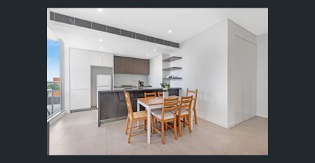 Fully Furnished Luxury 2 bedroom apartment. Great location at Green Square Station! - Photo 4