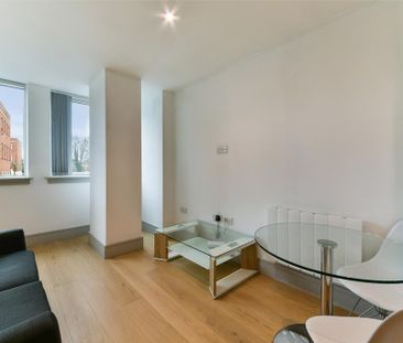 Studio to rent - Photo 2