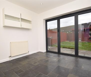 North Lane, Oulton, Leeds - Photo 5