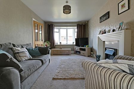 3 bedroom semi-detached house to rent - Photo 2