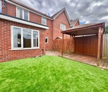 Church Road, Nuneaton, CV10 - Photo 1