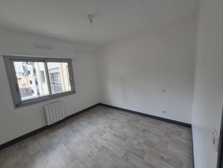 Location Appartement 4 pièces 76m² TULLE 19000 - Photo 3