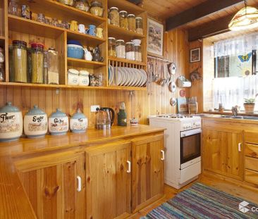 Large North Facing Home - Photo 3