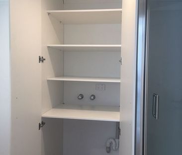 Modern standalone granny flat & private garden - Photo 5