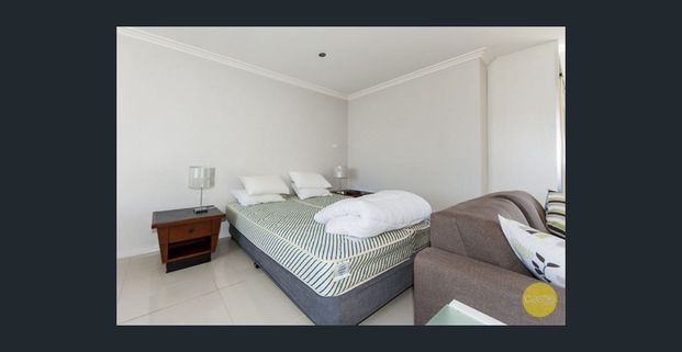 Fully Furnished, Internet, Water & Electricity Included! - Photo 1