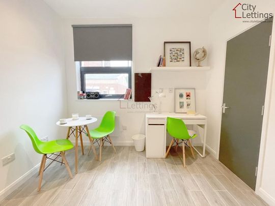 Studio to rent - Photo 1