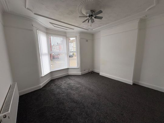 3 Bed End Terrace, Woodhall Road, L13 - Photo 1