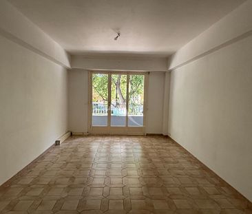 Location Appartement 3 pièces 77m² NICE 06100 - Photo 3