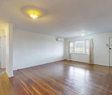 Comfortable family home in a convenient location - Photo 2