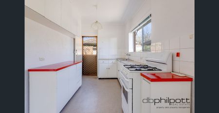 Convenient, Comfortable & Close to It All! - Photo 3