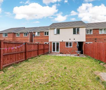 3 bedroom terraced house to rent - Photo 3