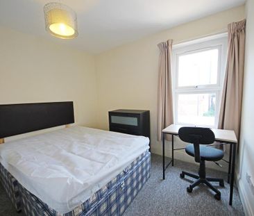 4 bedroom detached house to rent - Photo 3