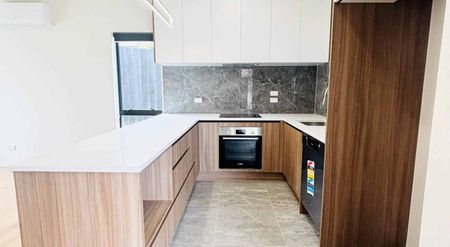 Brand New Luxury Home - Photo 4